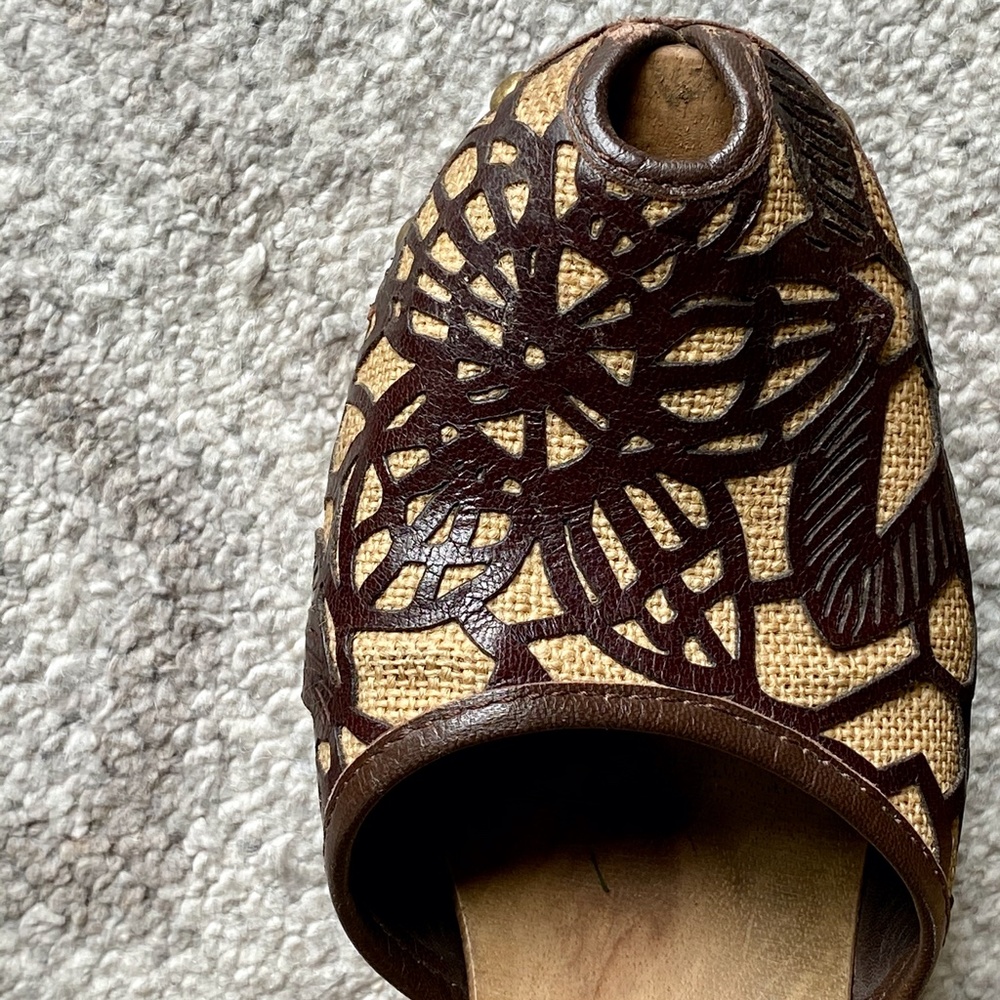 Kenneth Cole patterned mules - Picture 7 of 7